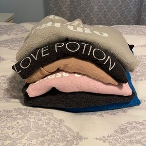 6 wildfox tops bundle!!! Smalls and mediums ❤️❤️